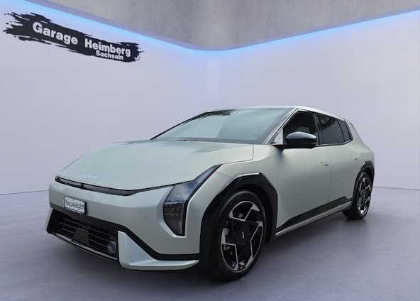 First vehicle image First vehicle image