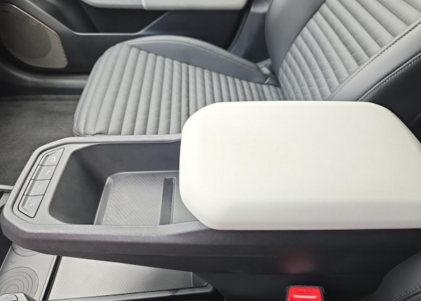 Vehicle image 16 Vehicle image 16