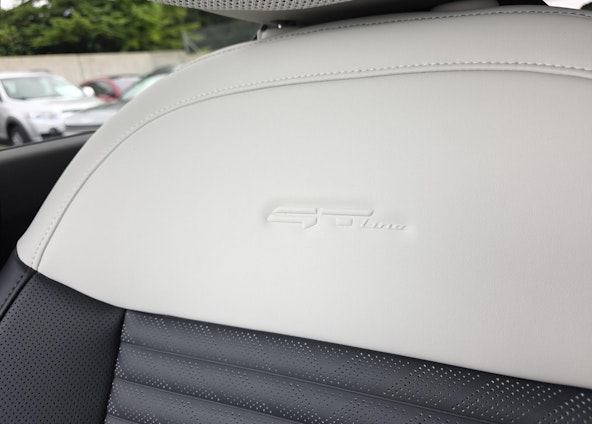 Vehicle image 17 Vehicle image 17