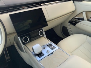 Vehicle image LAND ROVER Range Rover 4.4 V8 SV