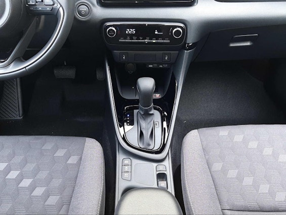 Vehicle image 13 Vehicle image 13