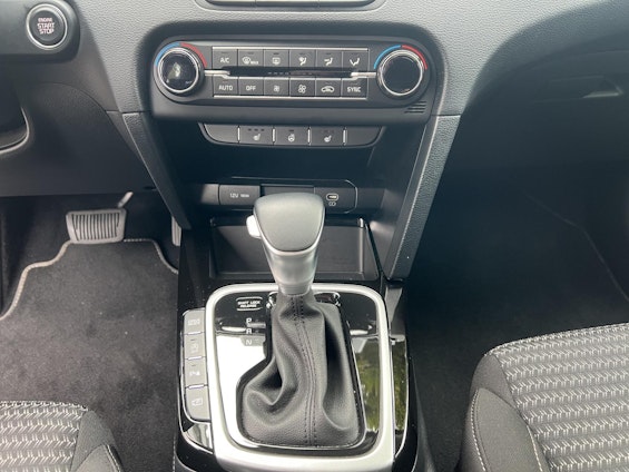 Vehicle image 14 Vehicle image 14