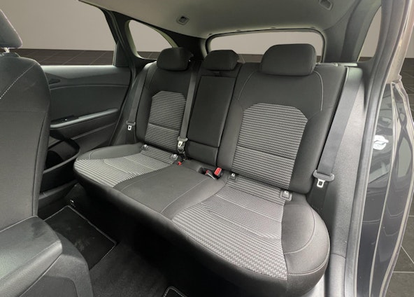 Vehicle image 17 Vehicle image 17