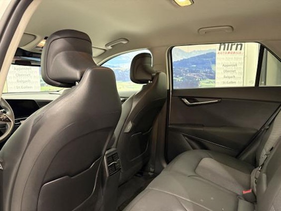 Vehicle image 6 Vehicle image 6