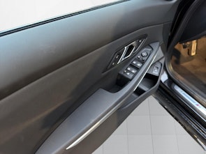 Vehicle image BMW 320d xDrive Touring SAG