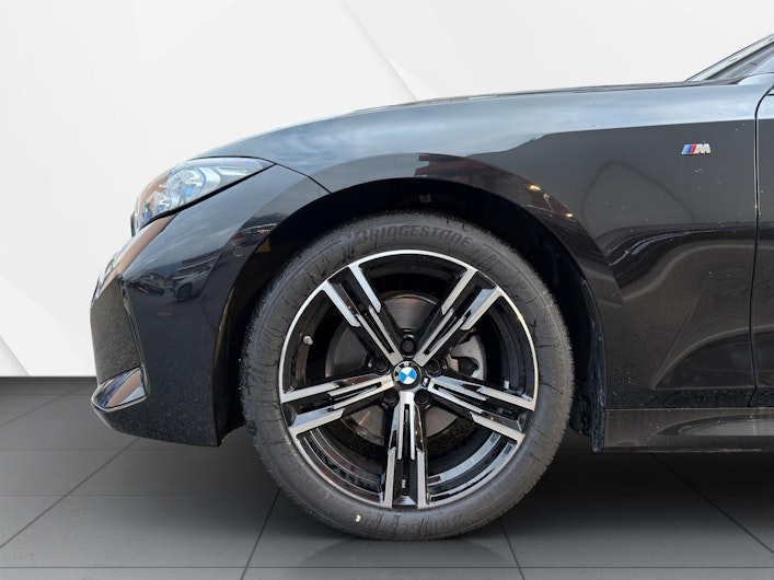 Vehicle image BMW 3 SERIES