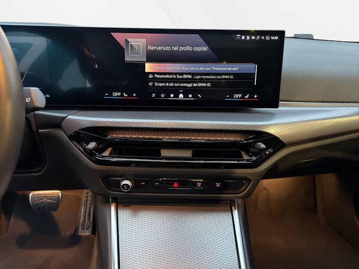 Vehicle image BMW 3 SERIES