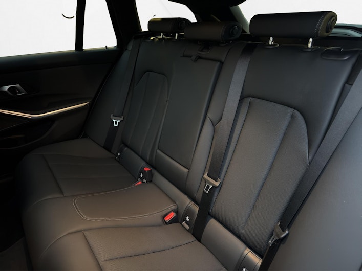 Vehicle image BMW 3 SERIES