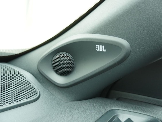 Vehicle image 17 Vehicle image 17