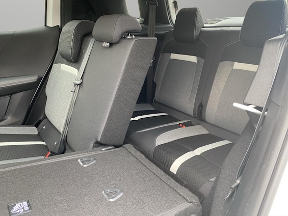 Vehicle image 5 Vehicle image 5