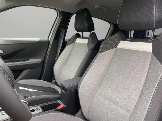 Opel Frontera 1.2 T HEV 145 GS