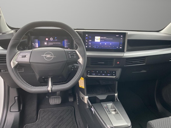 Vehicle image 6 Vehicle image 6