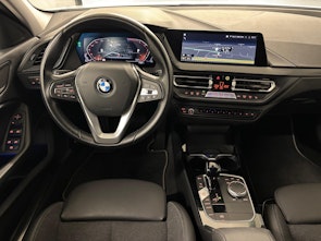Vehicle image BMW 120d xDrive
