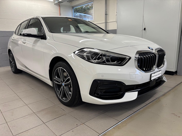 Vehicle image BMW 1 SERIES