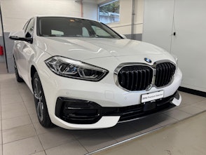 Vehicle image BMW 120d xDrive