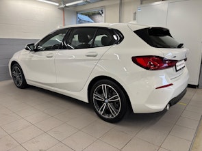 Vehicle image BMW 120d xDrive