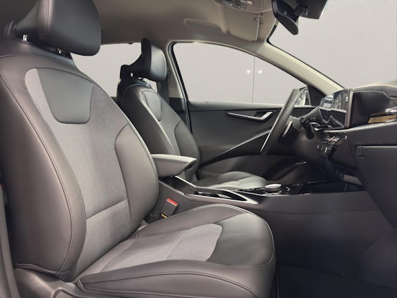 Vehicle image 10 Vehicle image 10