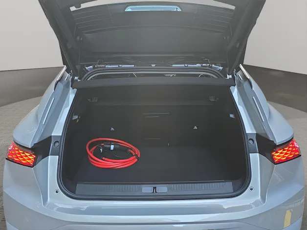 DS Automobiles No4 E-Tense Étoile Alcantara