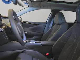 DS Automobiles No4 E-Tense Étoile Alcantara