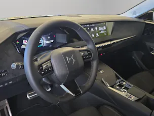 DS Automobiles No4 E-Tense Étoile Alcantara
