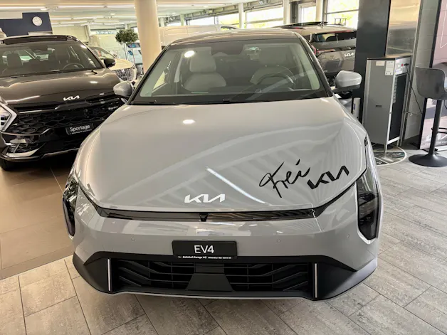 Kia EV4 81 kWh Earth+