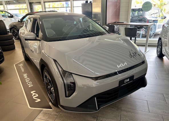 First vehicle image First vehicle image