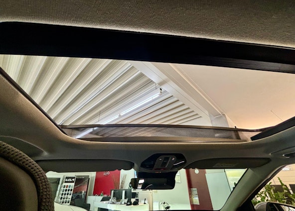 Vehicle image 15 Vehicle image 15