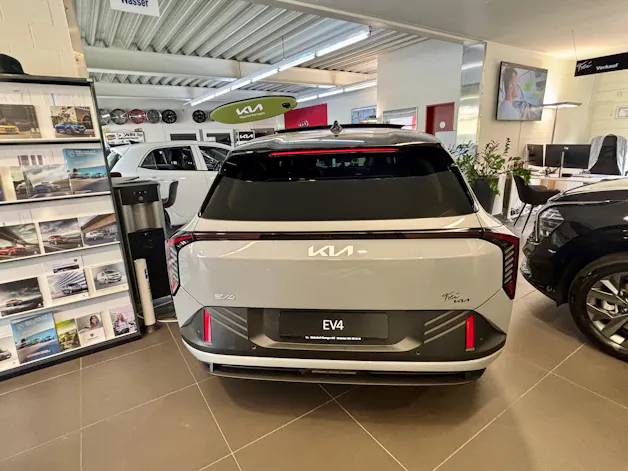 Kia EV4 81 kWh Earth+