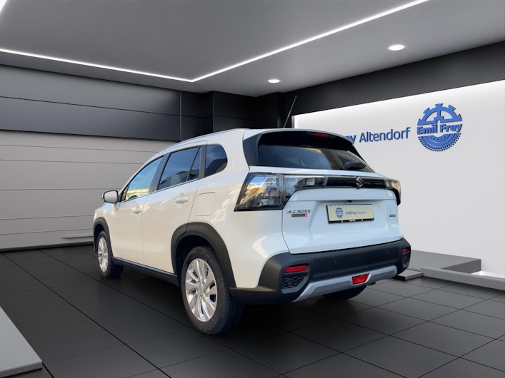 Vehicle image SUZUKI S-CROSS