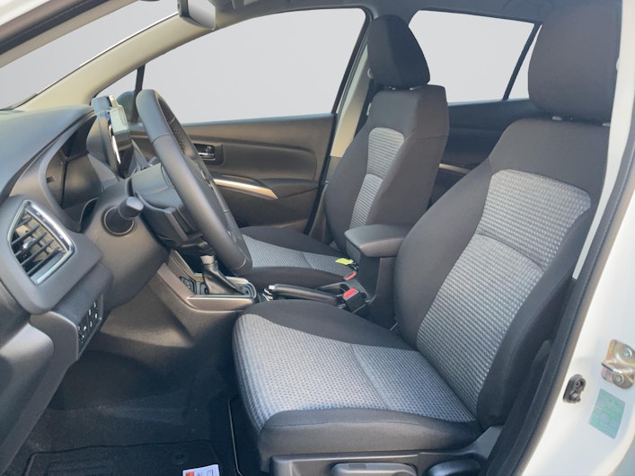 Vehicle image SUZUKI S-CROSS