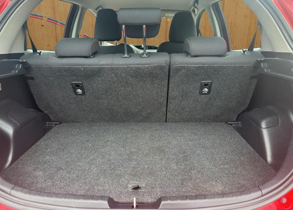 Vehicle image 9 Vehicle image 9