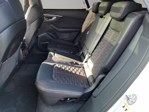 Vehicle image AUDI RS Q8 4.0 V8 TFSI quattro T-Tronic