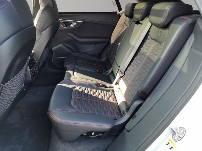 Vehicle image AUDI RSQ8