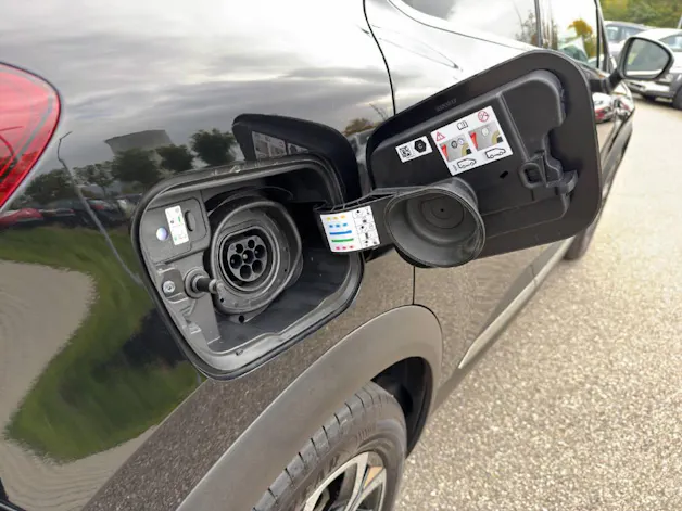 Renault Captur 1.6 E-Tech Plug-in Edition 1