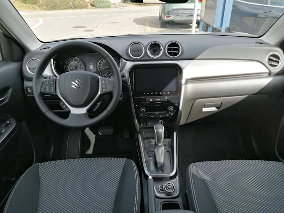 Vehicle image 6 Vehicle image 6