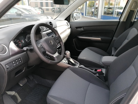 Vehicle image 5 Vehicle image 5