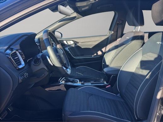 KIA Ceed 1.5 T-GDi MHEV GT-Line 1