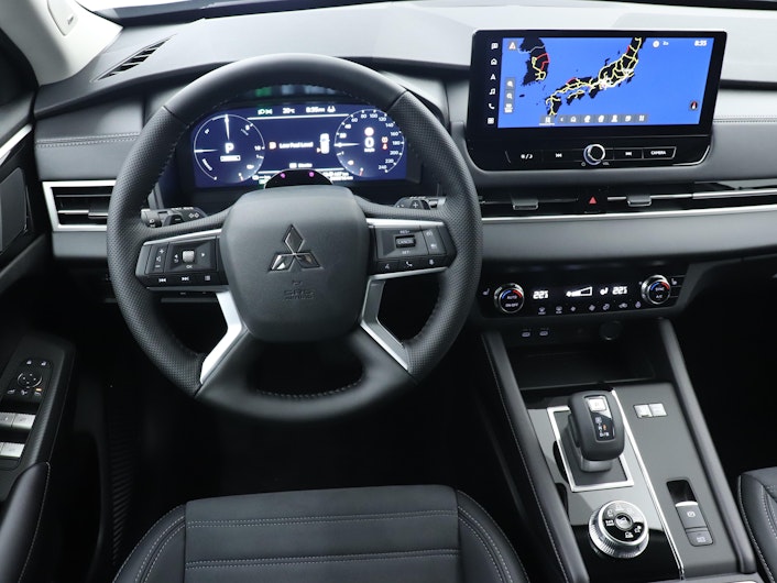 Vehicle image MITSUBISHI OUTLANDER