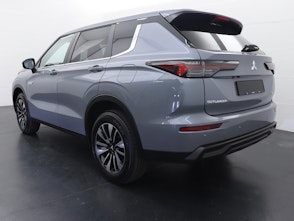 Vehicle image MITSUBISHI Outlander 2.4 PHEV Invite 4x4