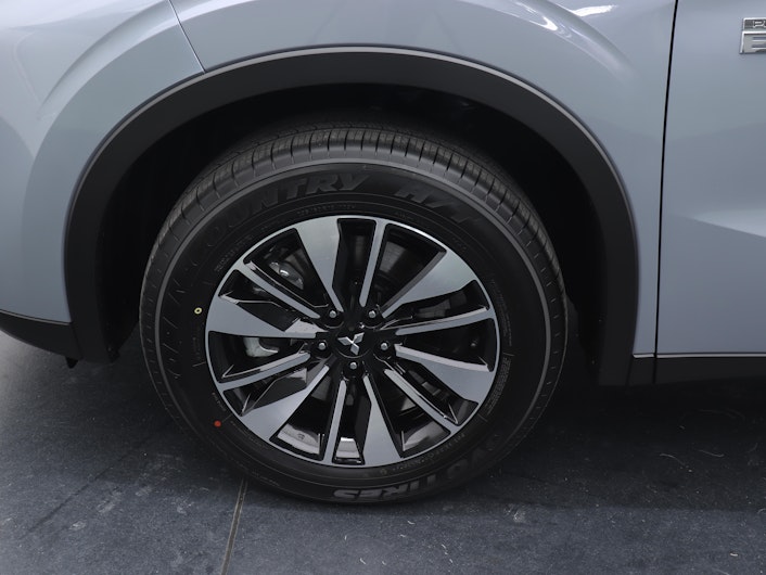 Vehicle image MITSUBISHI OUTLANDER