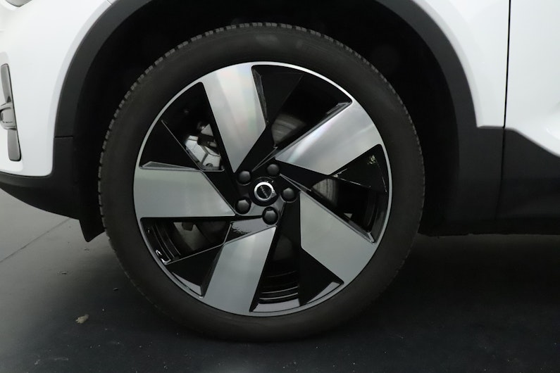 Vehicle image VOLVO EX40