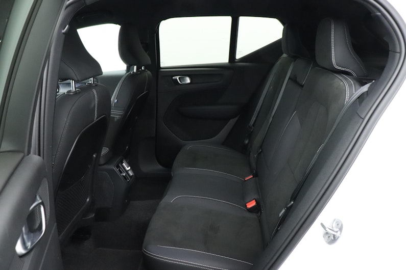 Vehicle image VOLVO EX40