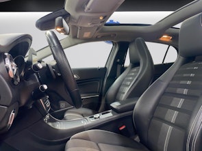 Vehicle image MERCEDES-BENZ GLA 200 Urban