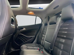 Vehicle image MERCEDES-BENZ GLA 200 Urban