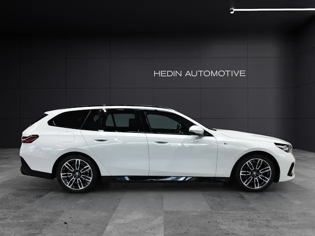 BMW 520d xDrive Touring/Attraktiven Leasingzinssatz ab 1,9 % bei Abschluss einer BMW Fahrzeugversicherung.