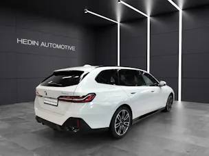 BMW 520d xDrive Touring/Attraktiven Leasingzinssatz ab 1,9 % bei Abschluss einer BMW Fahrzeugversicherung.