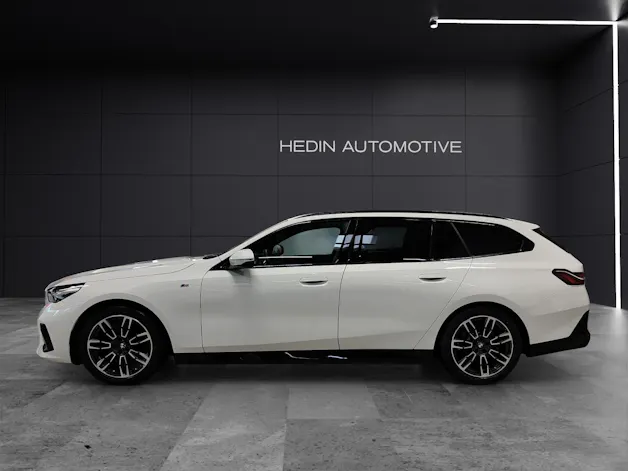 BMW 520d xDrive Touring/Attraktiven Leasingzinssatz ab 1,9 % bei Abschluss einer BMW Fahrzeugversicherung.