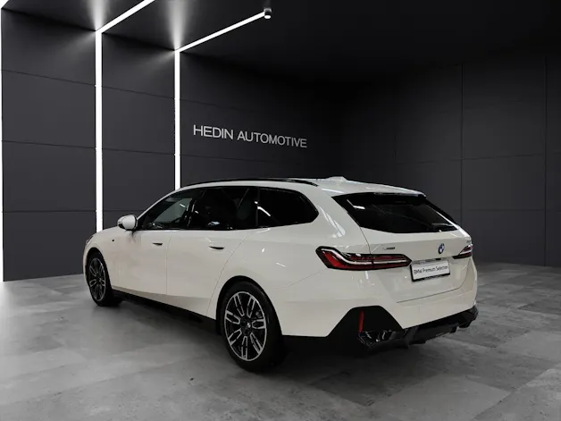 BMW 520d xDrive Touring/Attraktiven Leasingzinssatz ab 1,9 % bei Abschluss einer BMW Fahrzeugversicherung.