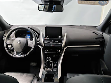 MITSUBISHI ECLIPSE CROSS 6