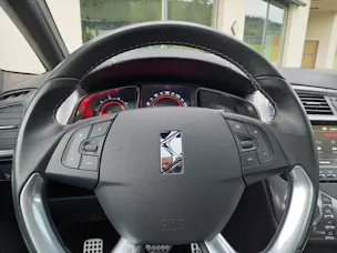 DS Automobiles 5 2.0 BlueHDi 180 Sport Chic